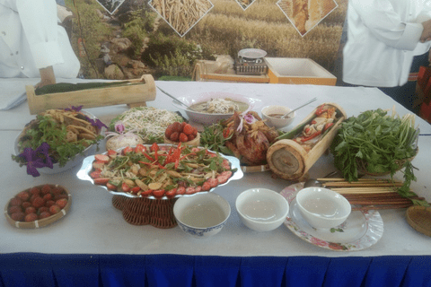 Các Đội thi xã Tu Mơ Rông đạt giải 3 Mâm thi ẩm thực và Giã gạo truyền thống tại Hội thi “Ẩm thực dược liệu - Tinh hoa núi rừng Ngọc Linh” lần thứ 2
